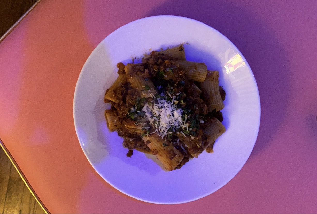 Good like from a restaurant: Pasta Bolognese.