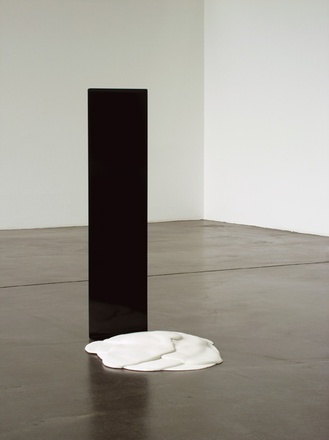 Nairy Baghramian, "Zum Lumpen-Eck", 2007