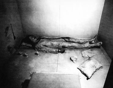 Paul Thek, "The Tomb - Death of a Hippie", Stabel Gallery, New York, 1967, installation view"