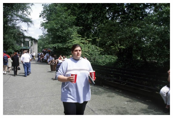 Dan Graham, "Woman In Antwerp Zoo" (2001/2003)
