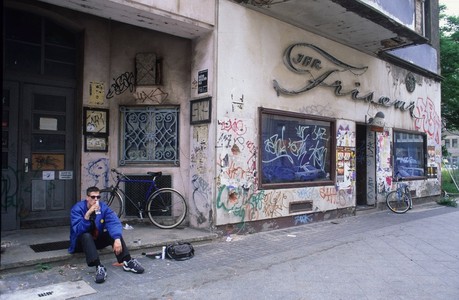 Kronenstrasse 3 - Friseur