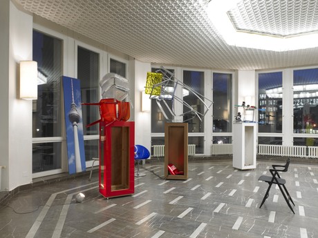 Isa Genzken, “Hallelujah”, 2012, Schinkel Pavillon, Berlin