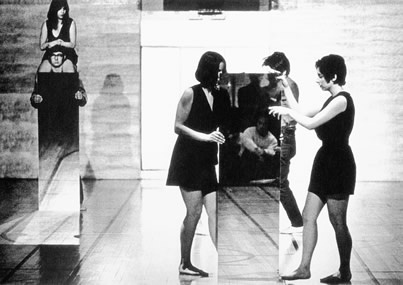 Joan Jonas, "Mirror Piece II", Performance bei Emanu-Elymha, New York, 1970