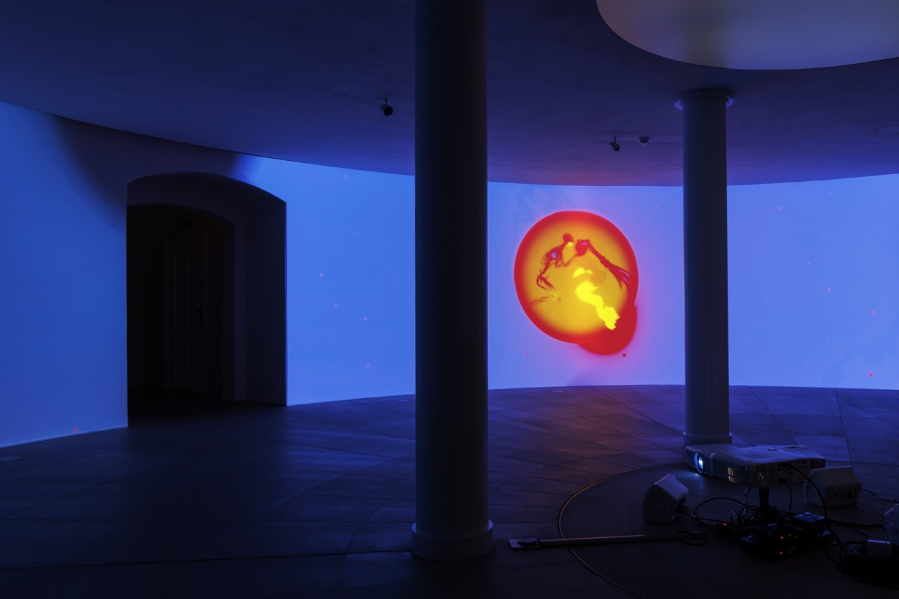 “Rachel Rossin: The Maw Of”, KW Institute for Contemporary Art at Tieranatomisches Theater, Berlin, 2022, installation view