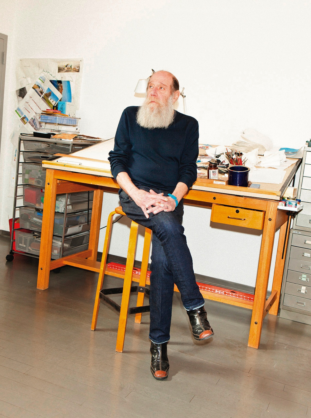 Lawrence Weiner