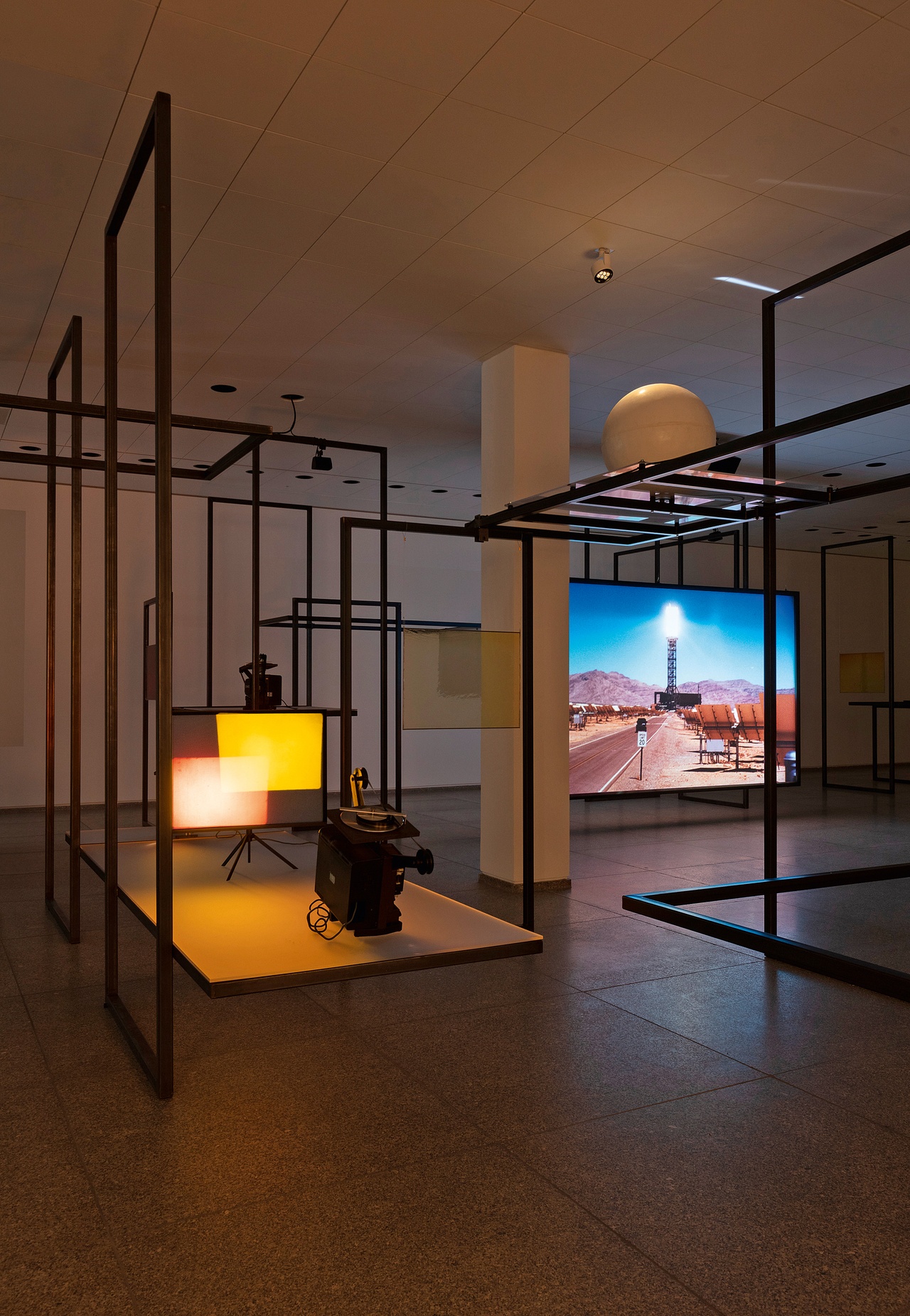 „Rosa Barba. In a Perpetual Now“, Neue Nationalgalerie, Berlin, 2021, Ausstellungsansicht