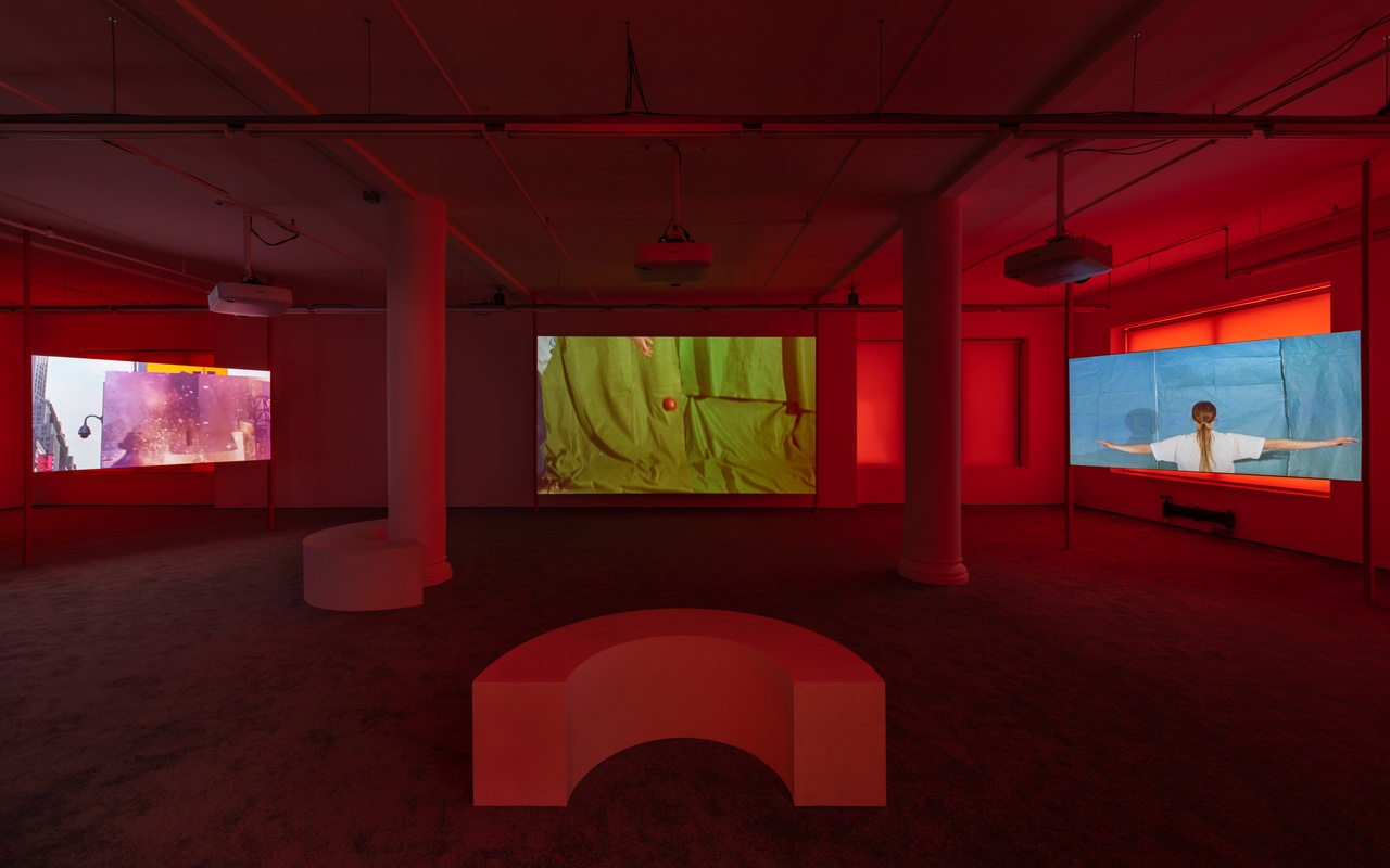 “Sara Cwynar: “Glass Life,” Foxy Production, New York, 2021, installation view