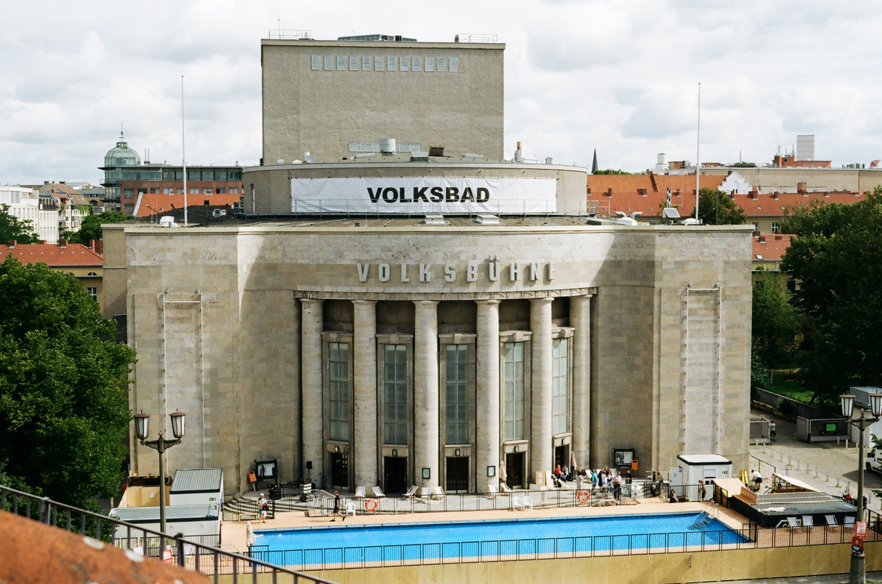 Volksbad an der Volksbühne am Rosa-Luxemburg-Platz, Berlin, 2026
