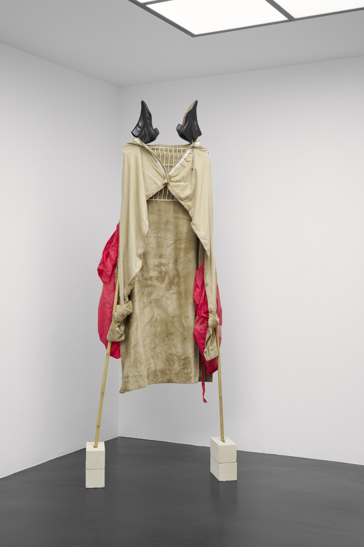 Helena Huneke, „Das Gewand (Mäusekönig)“, 1999