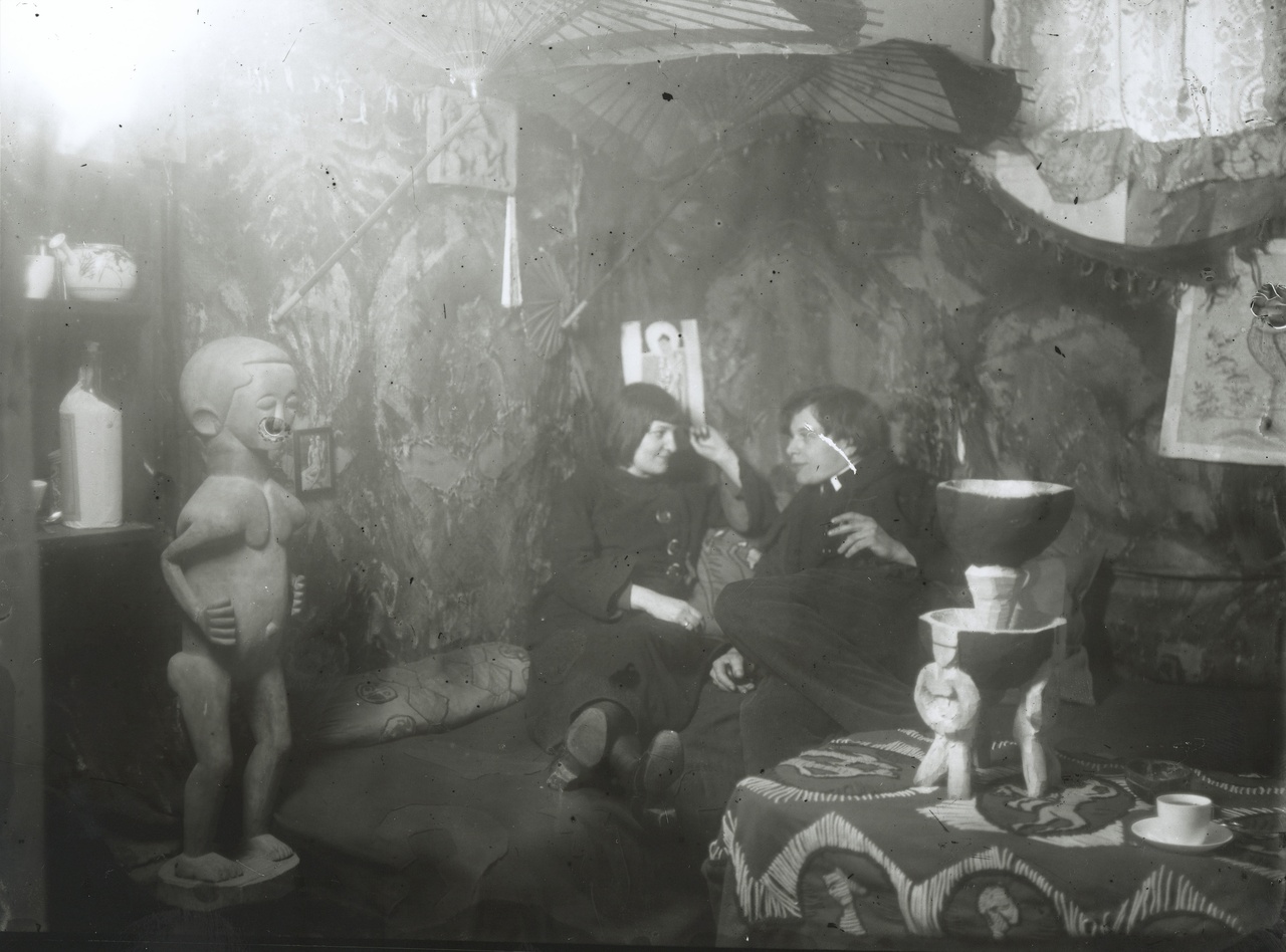 Erna Schilling Kirchner and Ernst Ludwig Kirchner in the atelier, Berlin, 1912-14