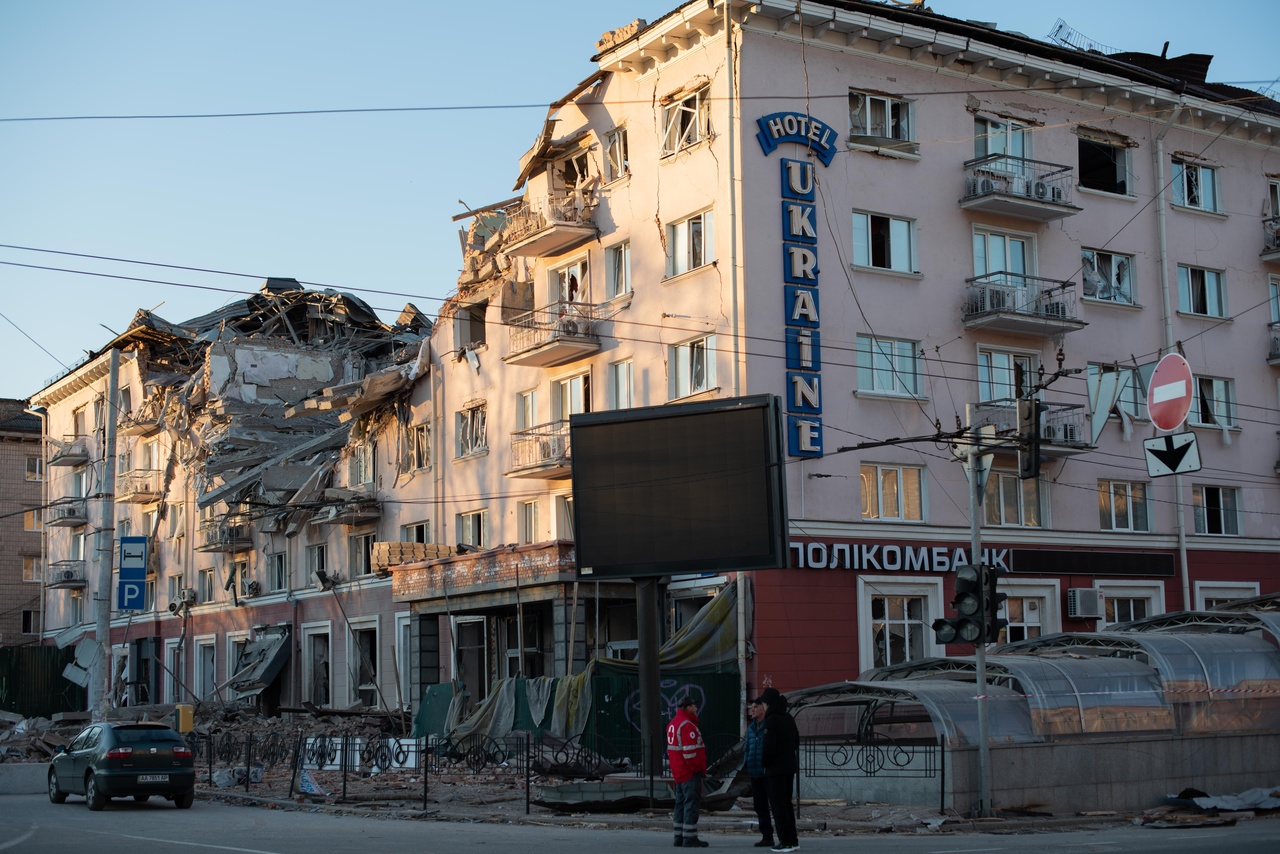 Hotel Ukraine in Chernihiv, destroyed by a Russian airstrike, March 2022