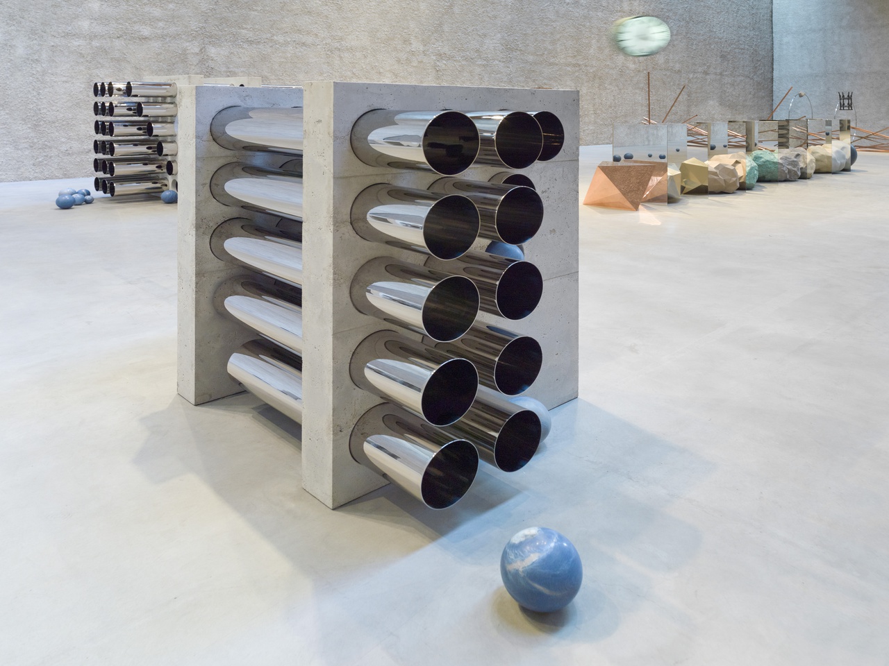 “Alicja Kwade: ENTITAS,” König Galerie, Berlin, 2018, installation view