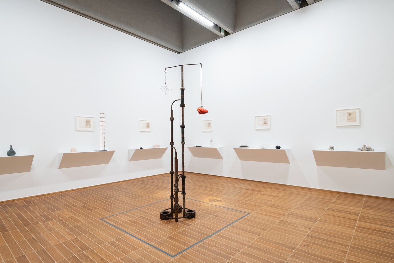 “Louise Bourgeois x Jenny Holzer,” Kunstmuseum Basel, 2022, exhibition view