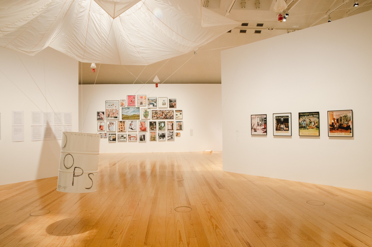 „Martha Rosler“, Schirn Kunsthalle Frankfurt, 2023, Ausstellungsansicht