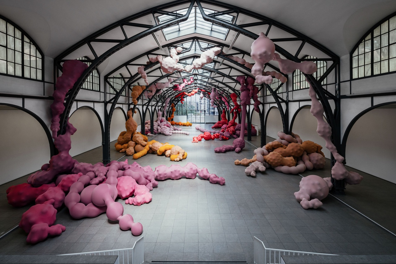 “Eva Fàbregas: Devouring Lovers,“ Hamburger Bahnhof – Nationalgalerie der Gegenwart, Berlin, 2023, installation view