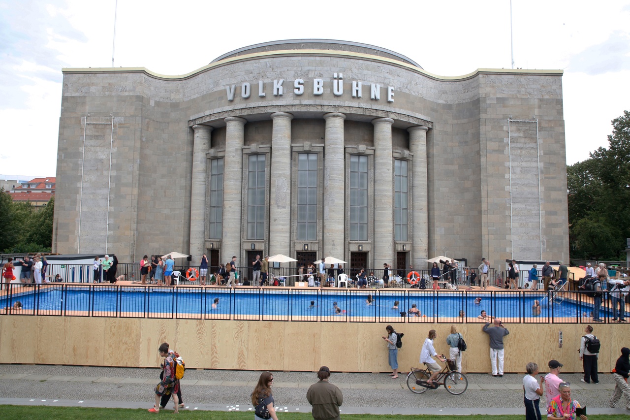 Volksbad an der Volksbühne am Rosa-Luxemburg-Platz, Berlin, 2026