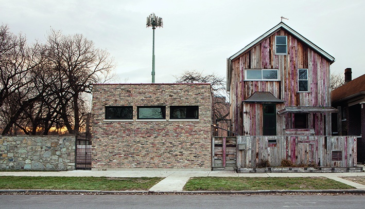 Theaster Gates, „Dorchester Projects, Chicago“, 2012