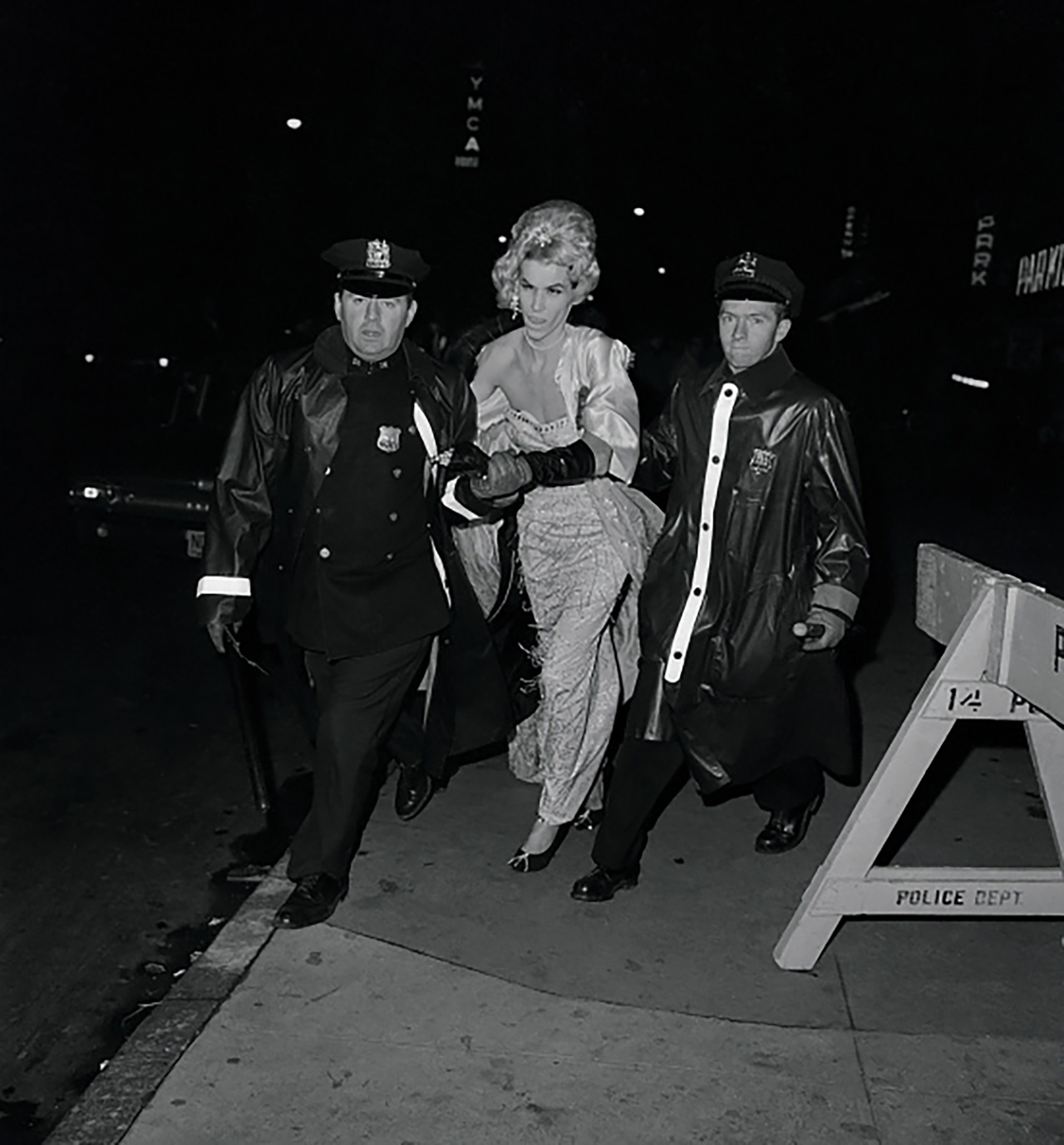 Police raid at the / Razzia beim National Variety Artists Exotic Carnival and Ball in Manhattan, 1962