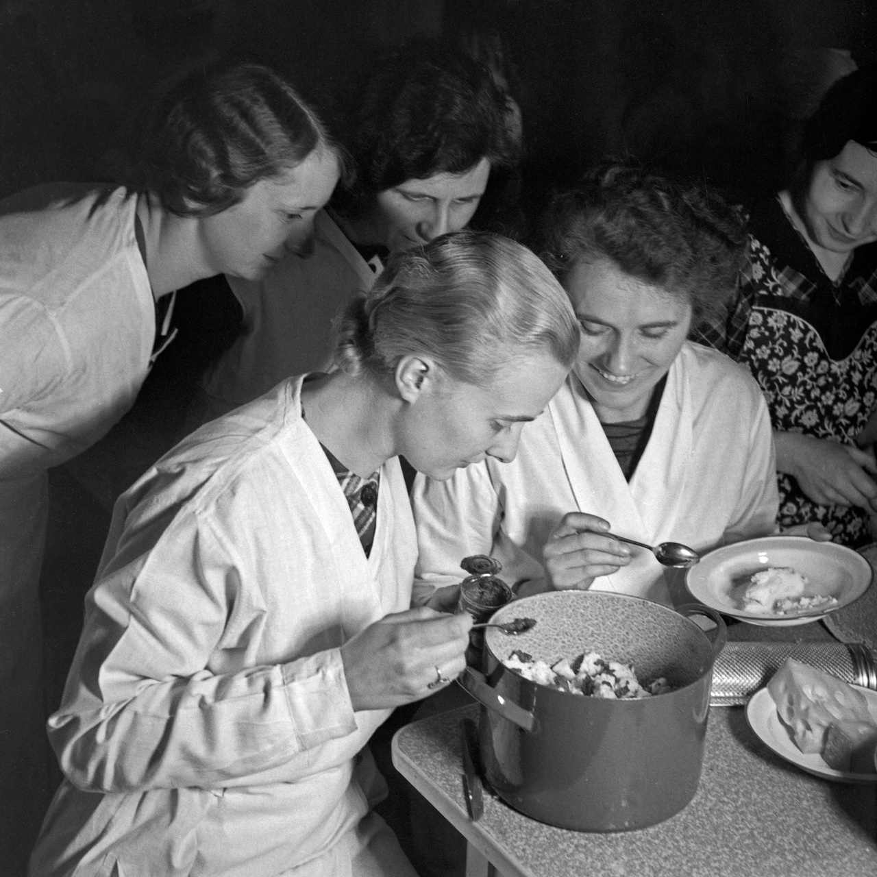 Training school for mothers (Reichsmütterdienst) during the NS regime, Essen, 1930s
